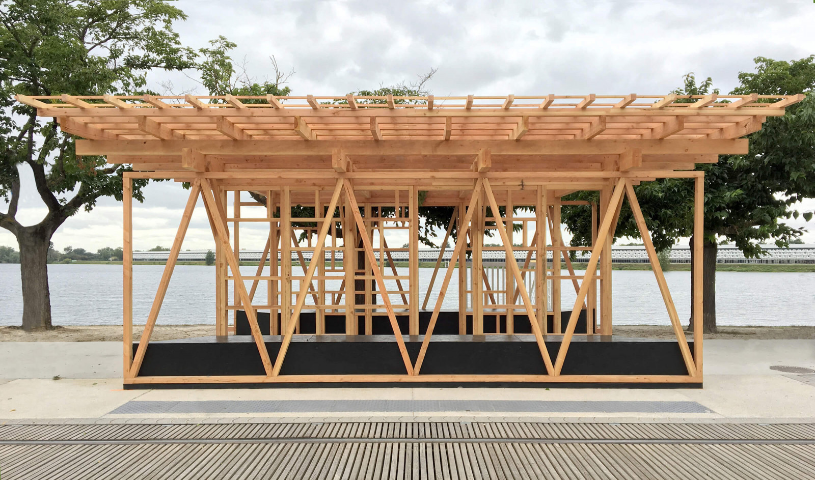 graam-woodstock-00-pavillon-bordeaux-tram-bois-accueil