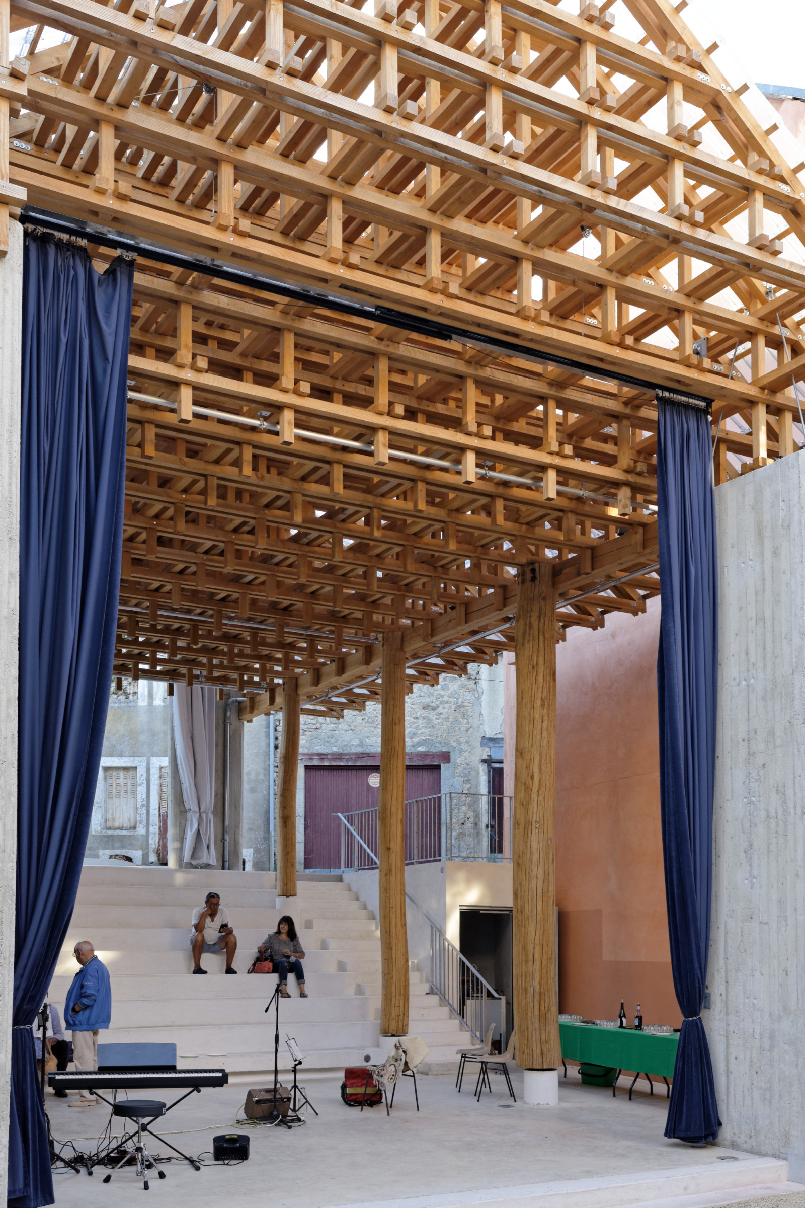 graam-halle-de-lormes-charpente-bois-bois-vert-nievre__16